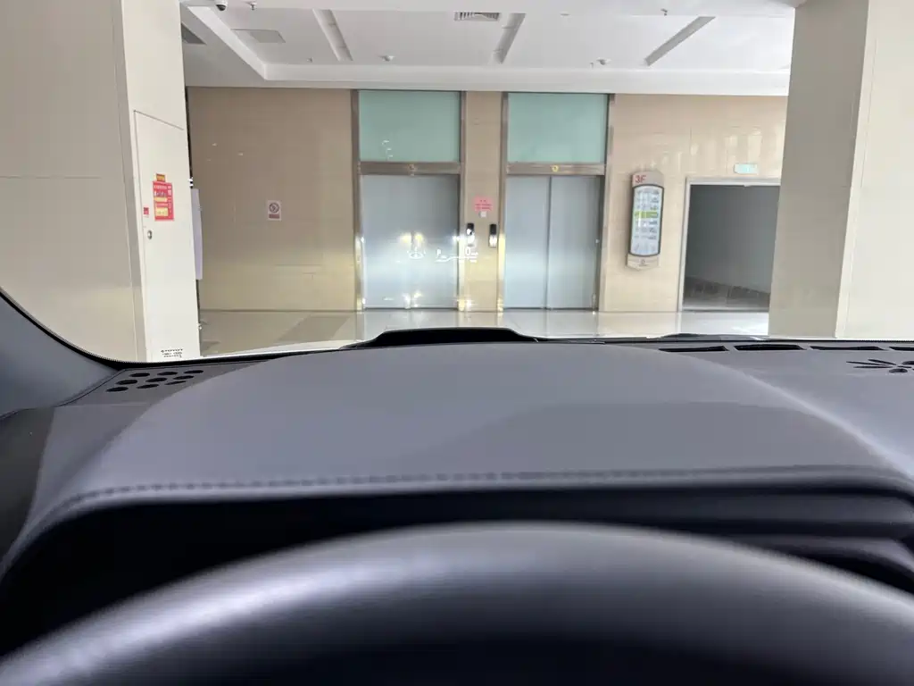 Toyota Granvia — фото 13
