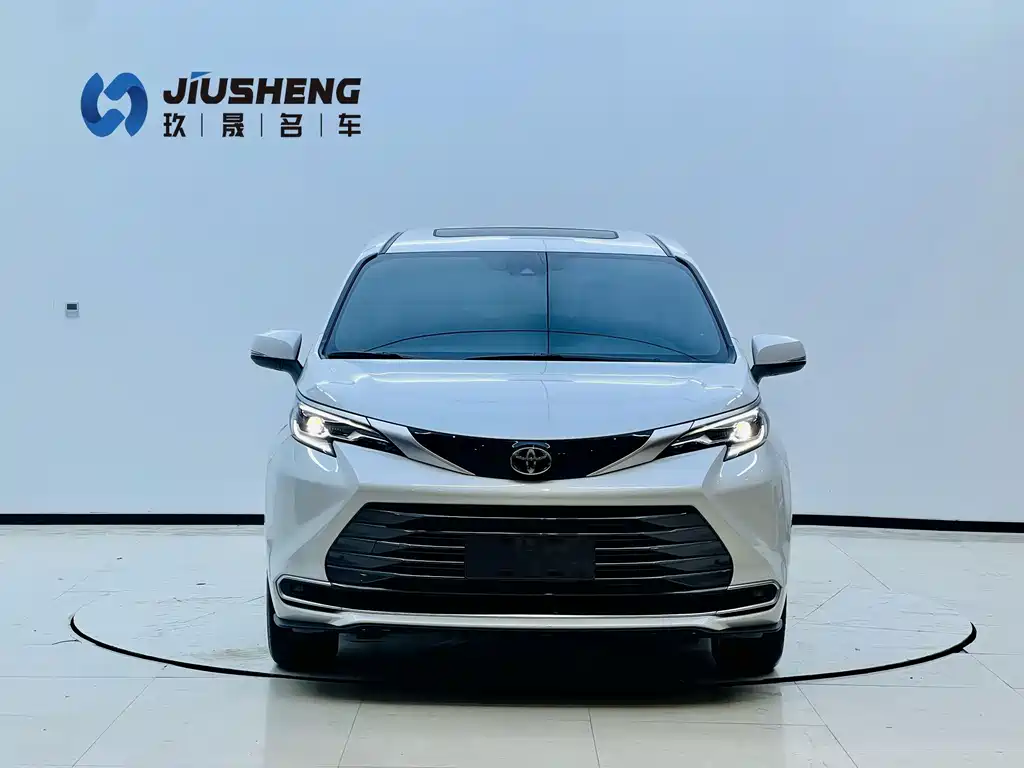 Toyota Sienna — фото 2