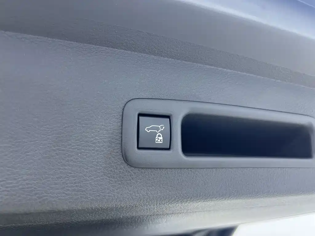 Toyota Sienna — фото 17