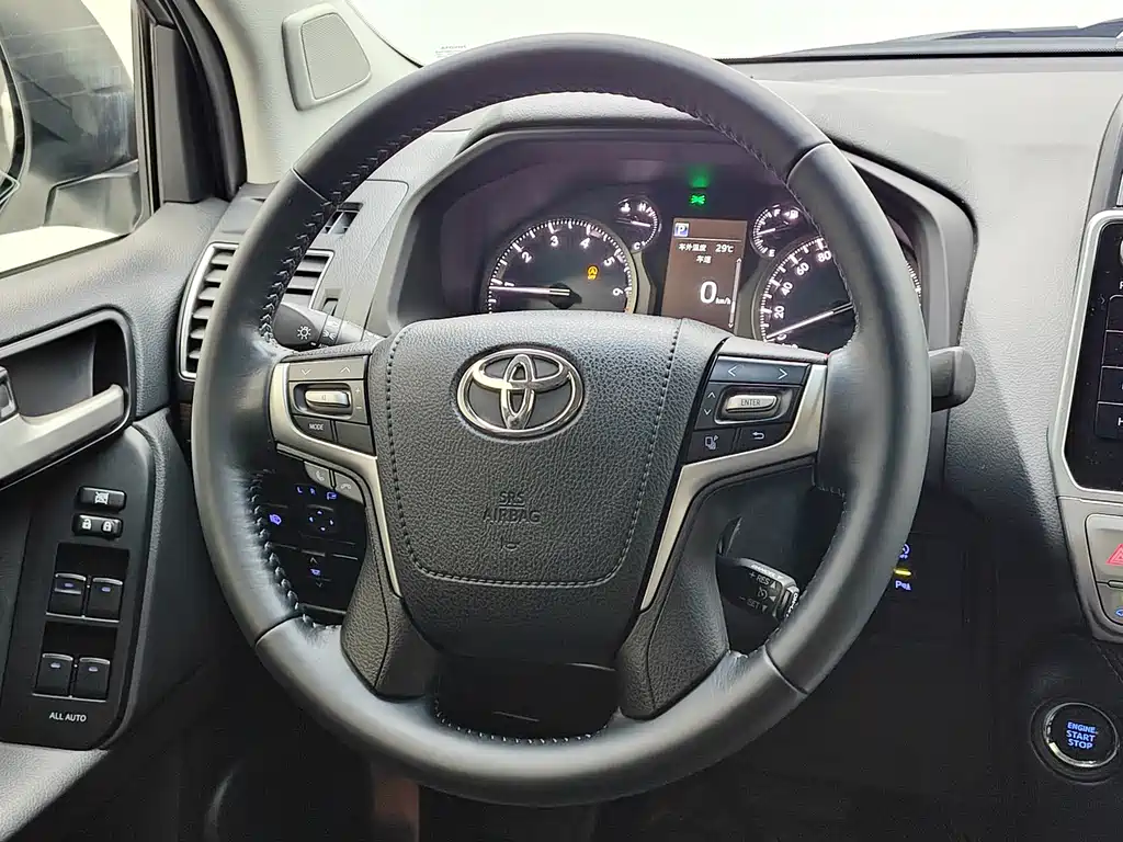 Toyota Prado — фото 15