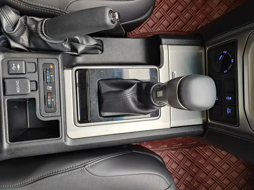 Toyota Prado — фото 17