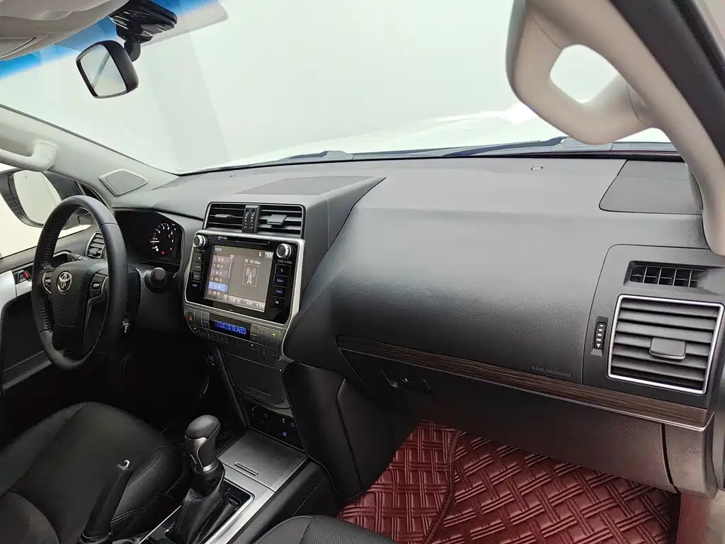 Toyota Prado — фото 19