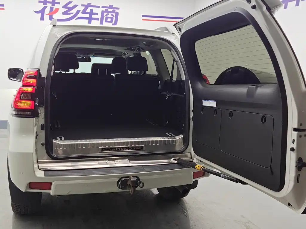 Toyota Prado — фото 23