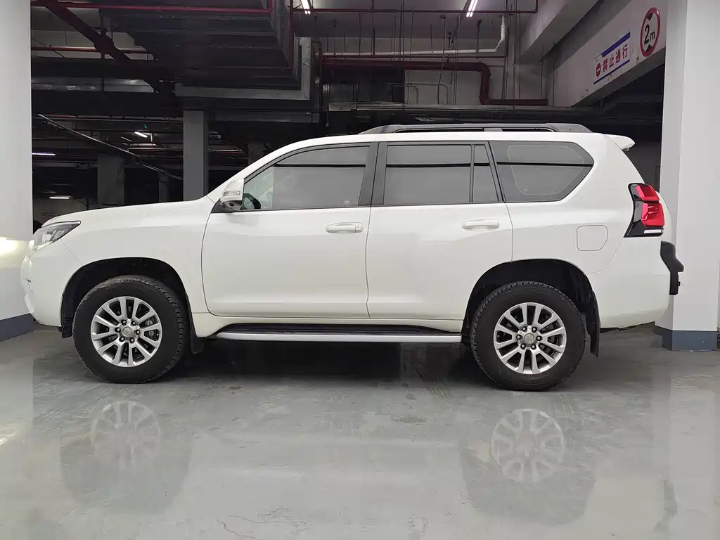 Toyota Prado — фото 5