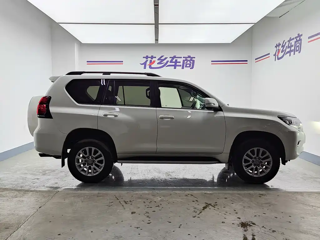 Toyota Prado — фото 6