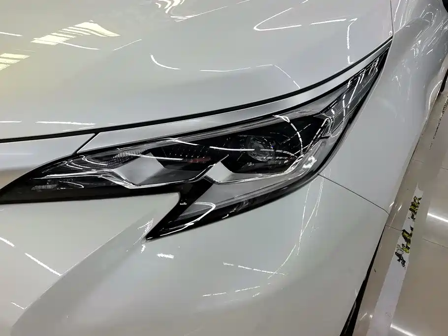 Toyota Sienna — фото 5