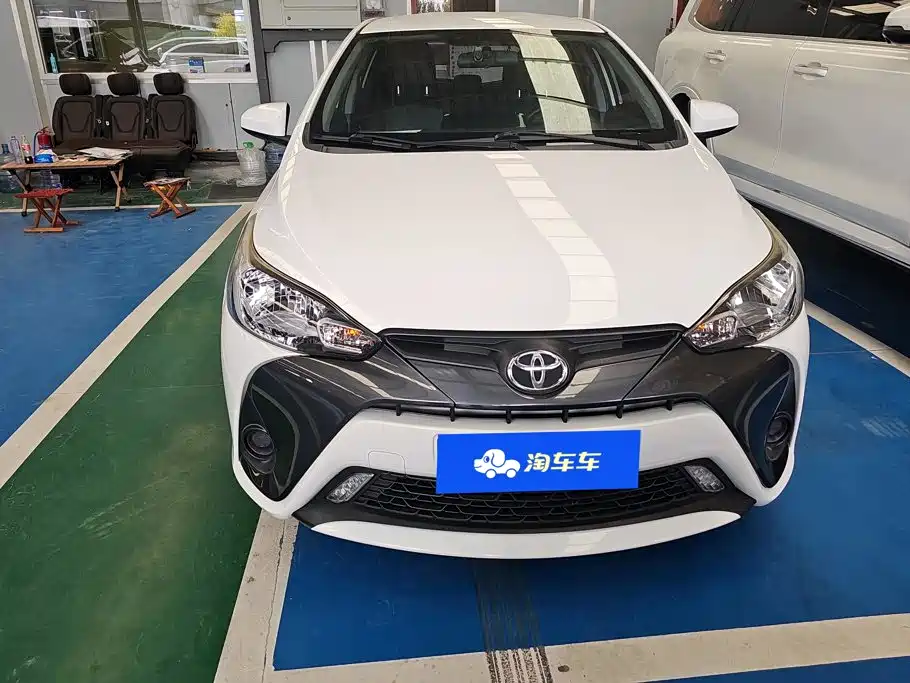 Toyota Yaris L — фото 2
