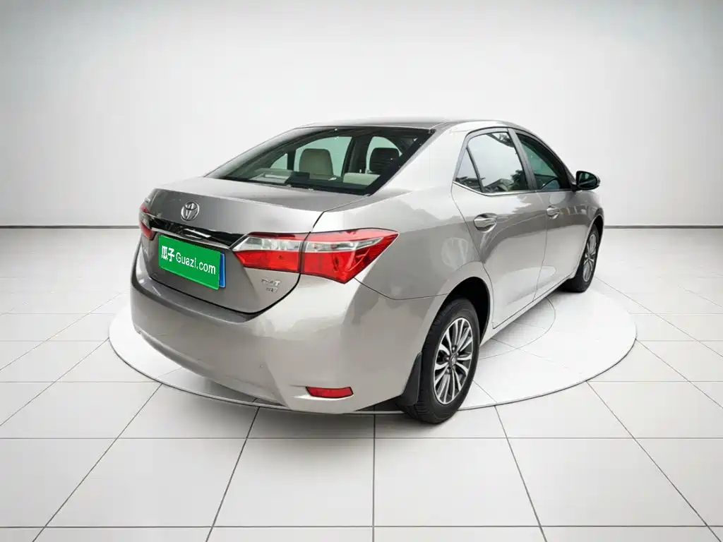 Toyota Corolla — фото 4
