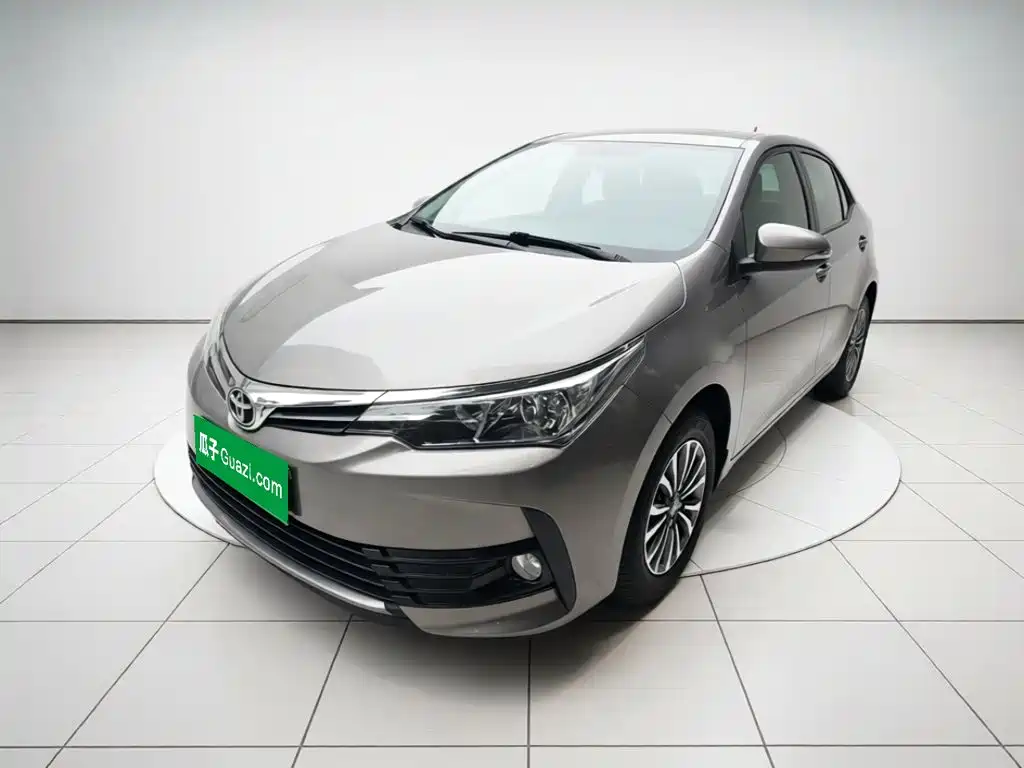 Toyota Corolla — фото 1
