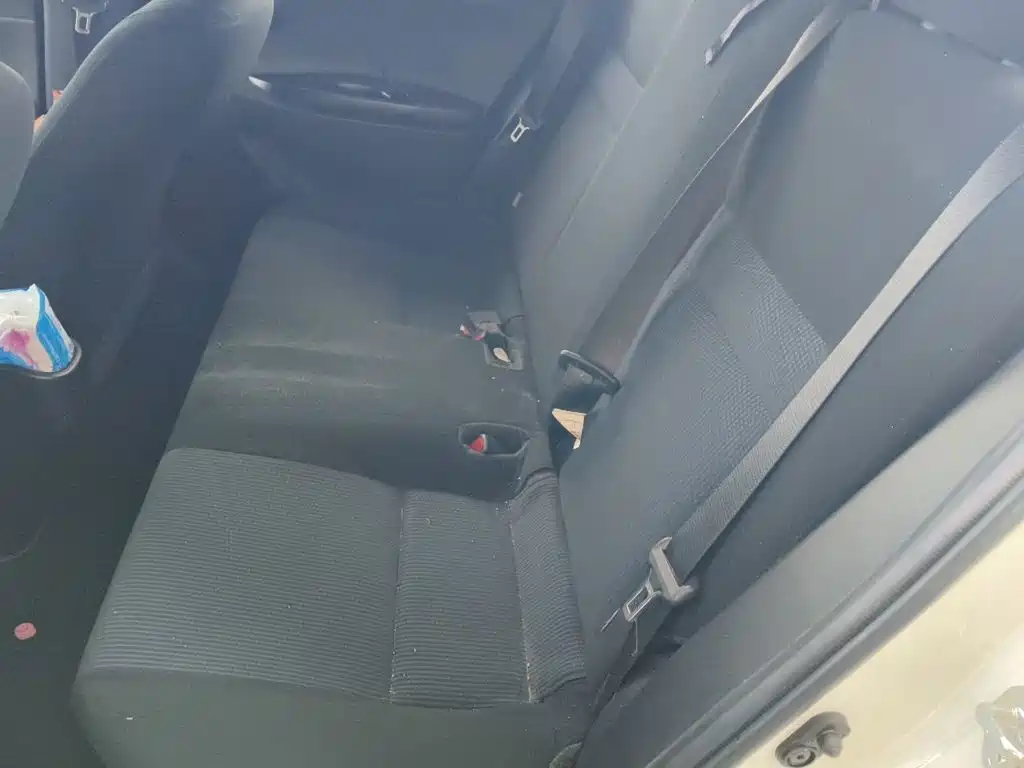 Toyota Yaris L — фото 13