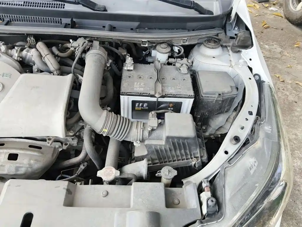 Toyota Yaris L — фото 21