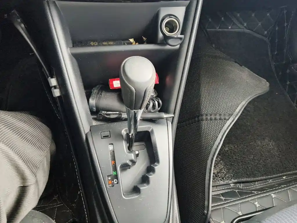 Toyota Yaris L — фото 10