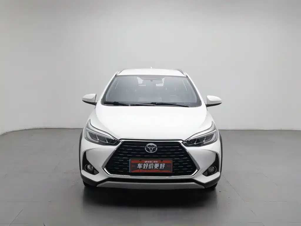 Toyota Yaris L — фото 3