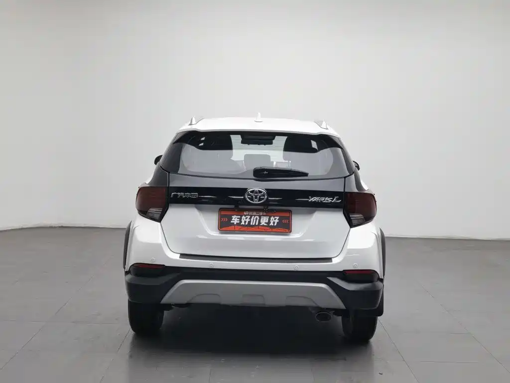 Toyota Yaris L — фото 4