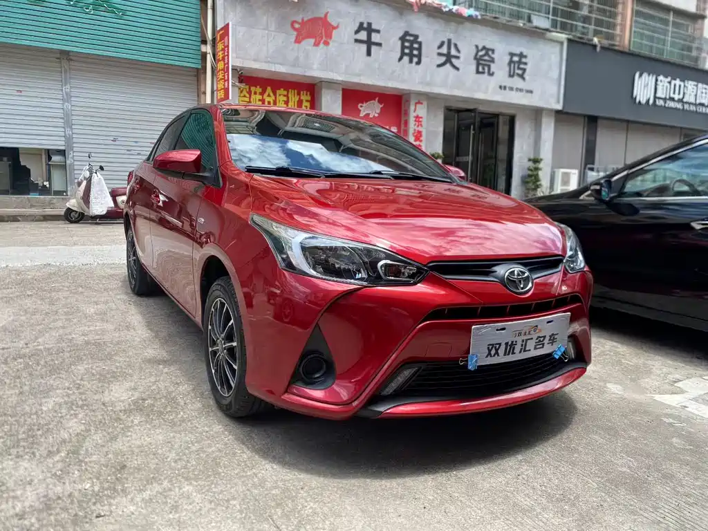 Toyota Yaris L — фото 2