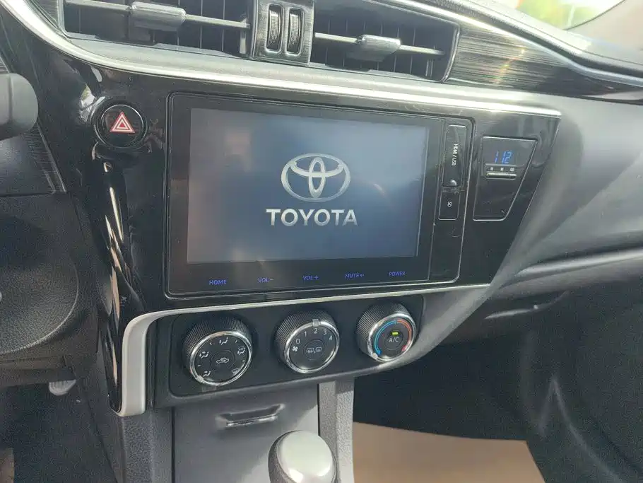 Toyota Corolla — фото 13