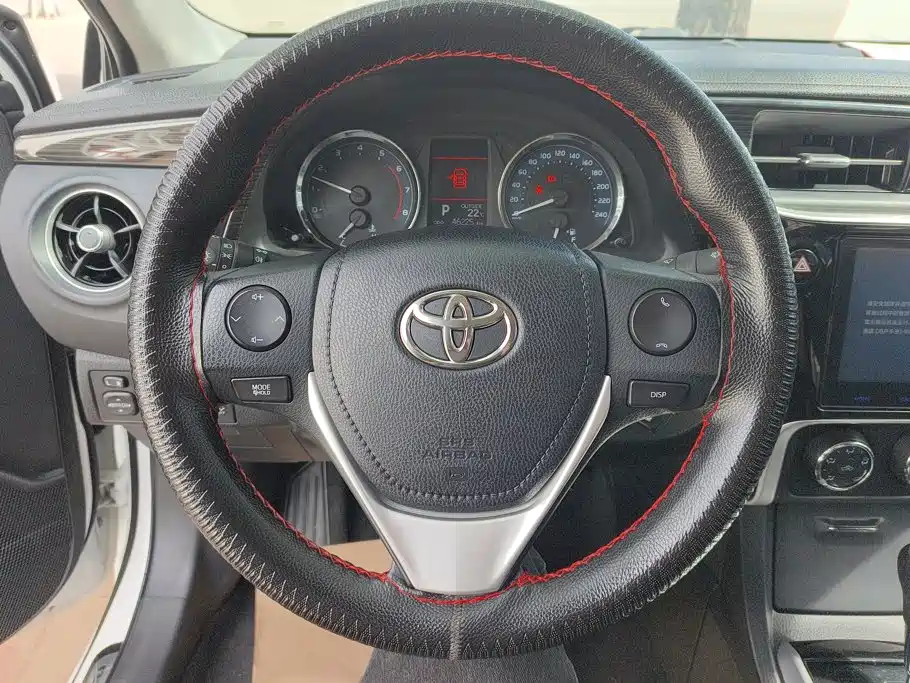 Toyota Corolla — фото 15