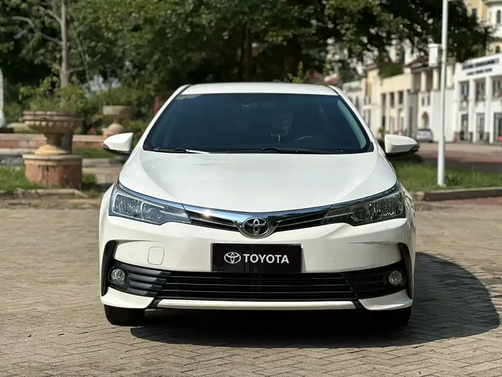 Toyota Corolla — фото 2