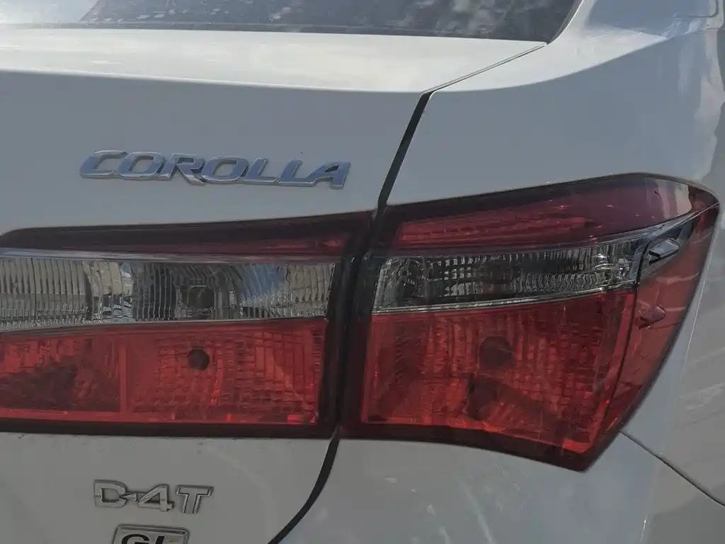 Toyota Corolla — фото 11