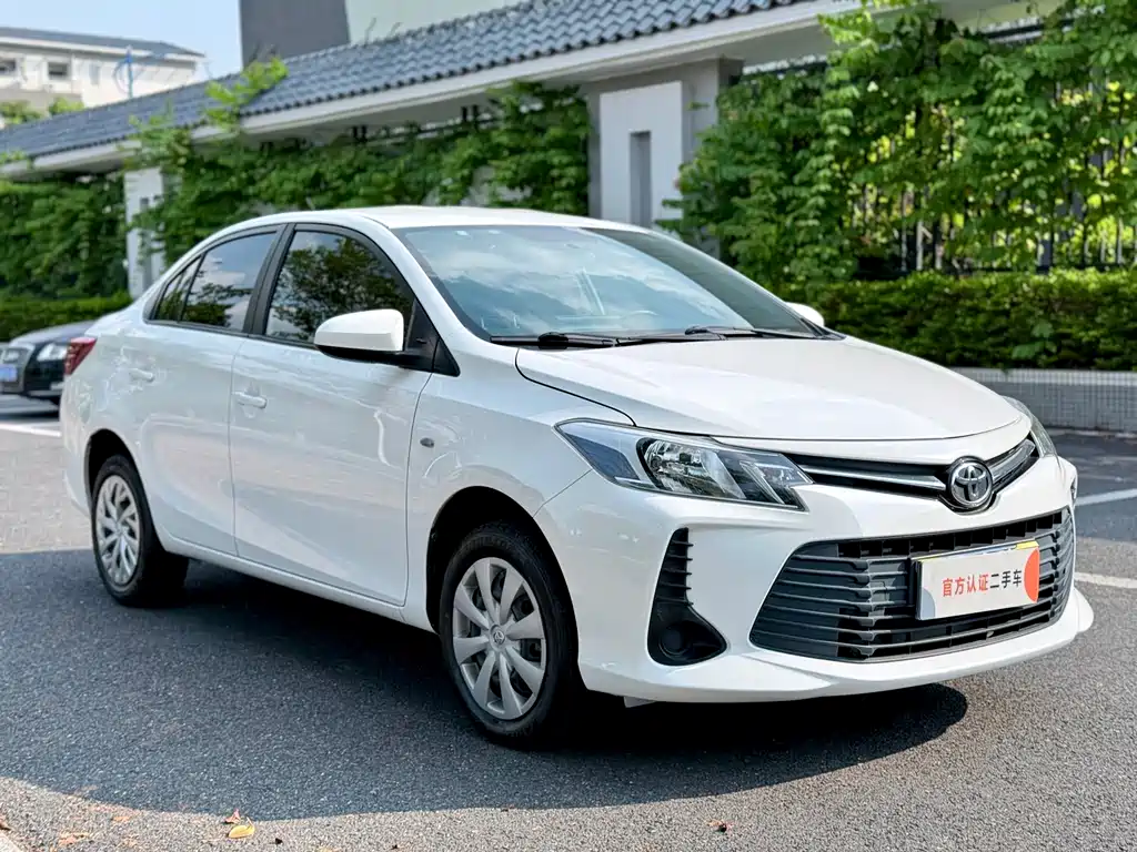 Toyota Vios — фото 3