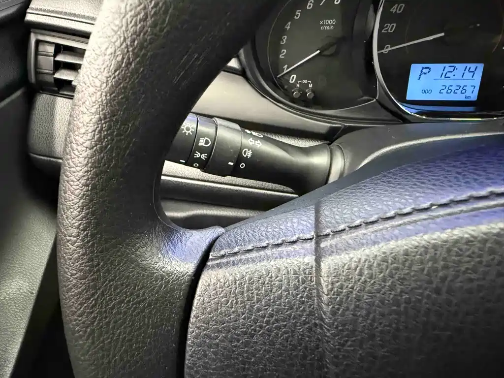 Toyota Yaris L — фото 14