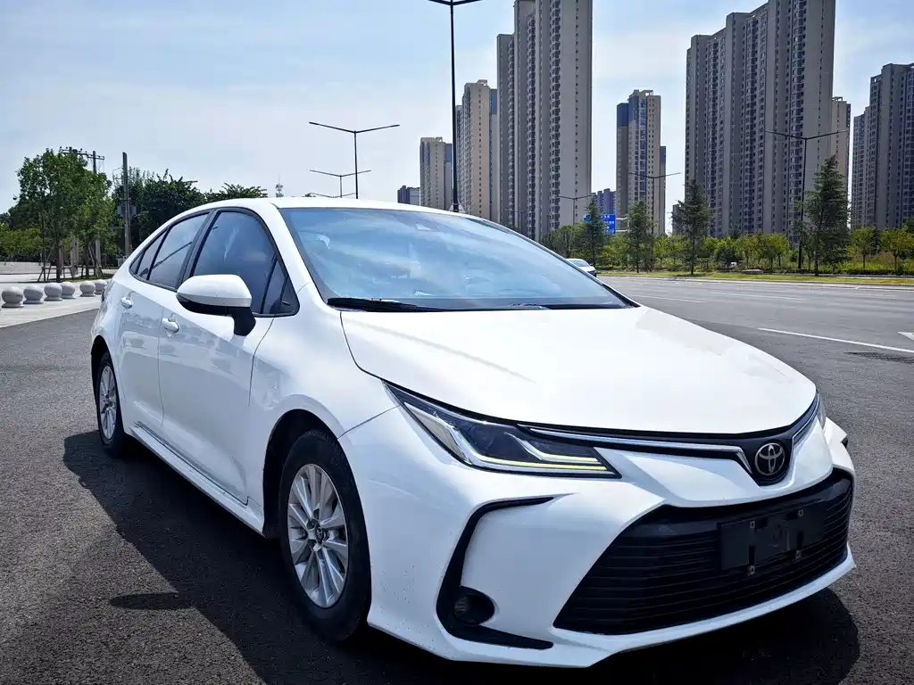 Toyota Corolla — фото 2