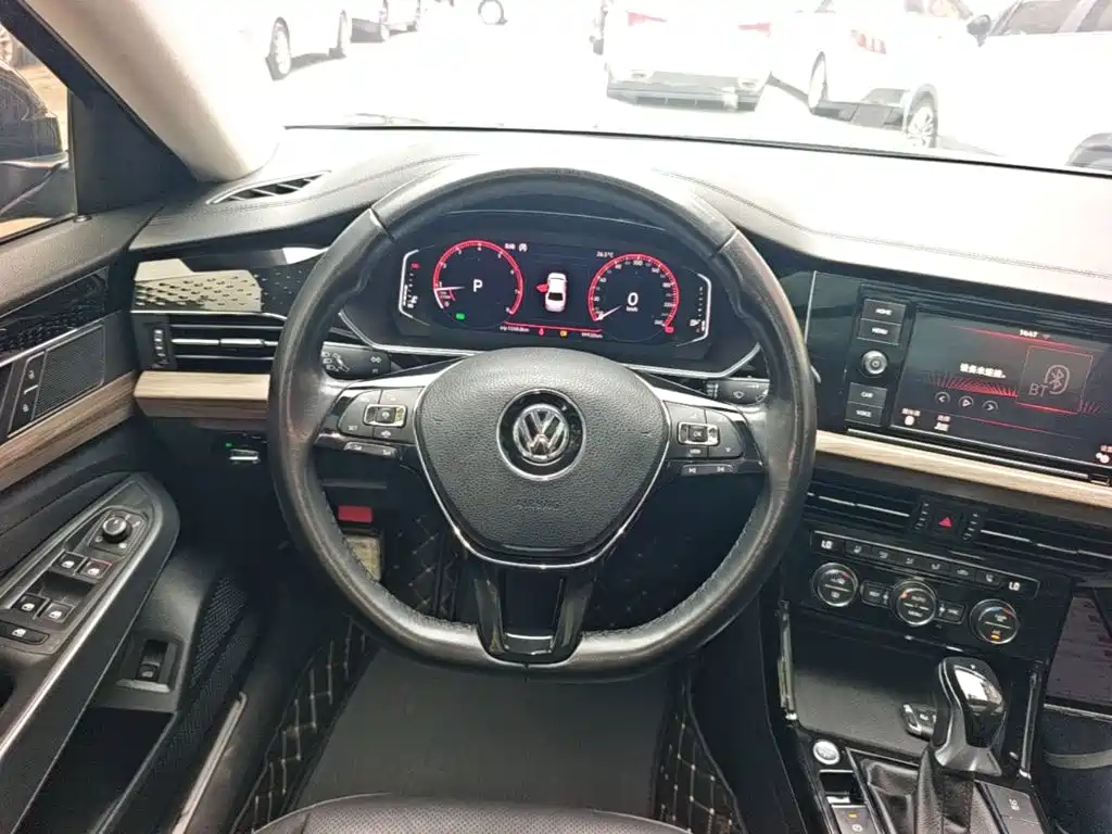 Volkswagen Passat — фото 11