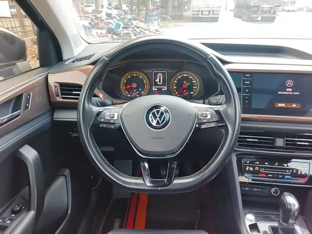 Volkswagen Tharu — фото 11
