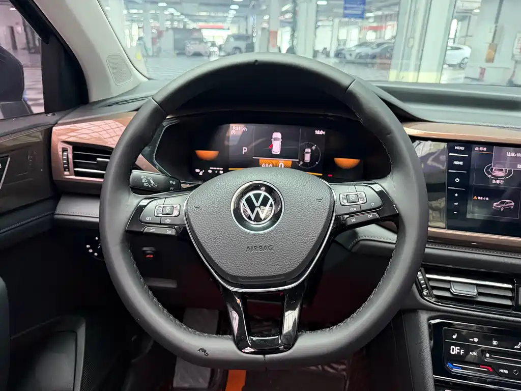 Volkswagen Tharu — фото 11
