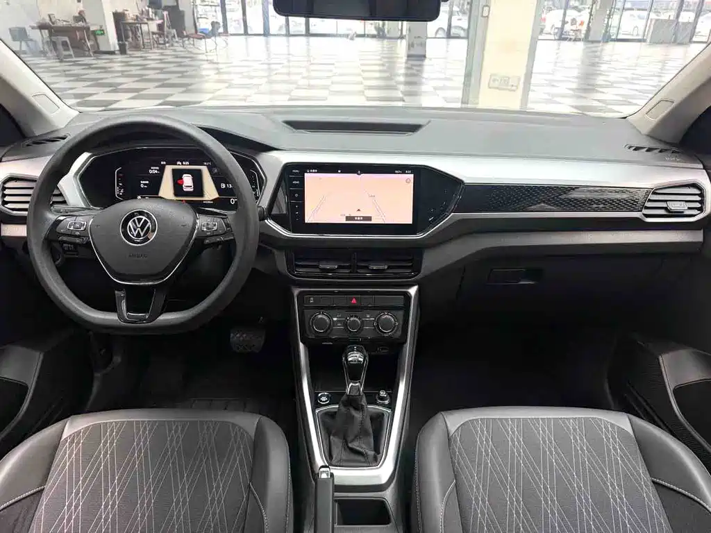 Volkswagen T-Cross — фото 10