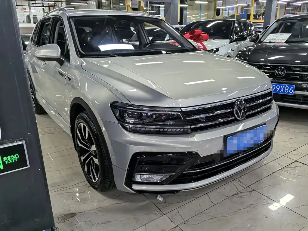 Volkswagen Tiguan L — фото 3
