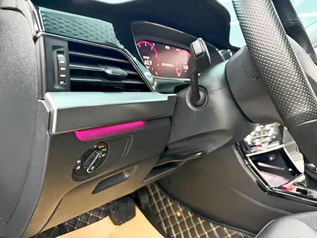 Volkswagen Passat — фото 14