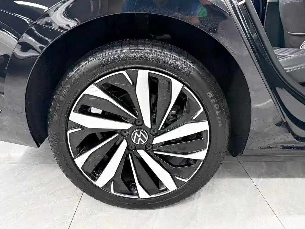 Volkswagen Passat — фото 22