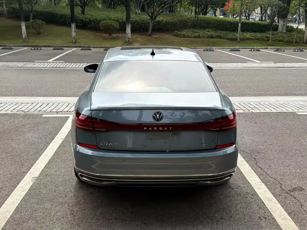Volkswagen Passat — фото 13