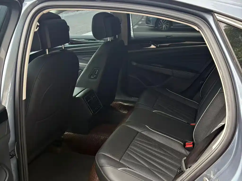 Volkswagen Passat — фото 6