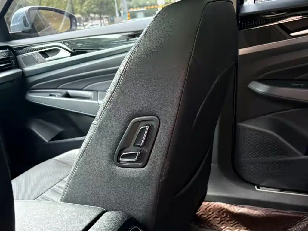 Volkswagen Passat — фото 7
