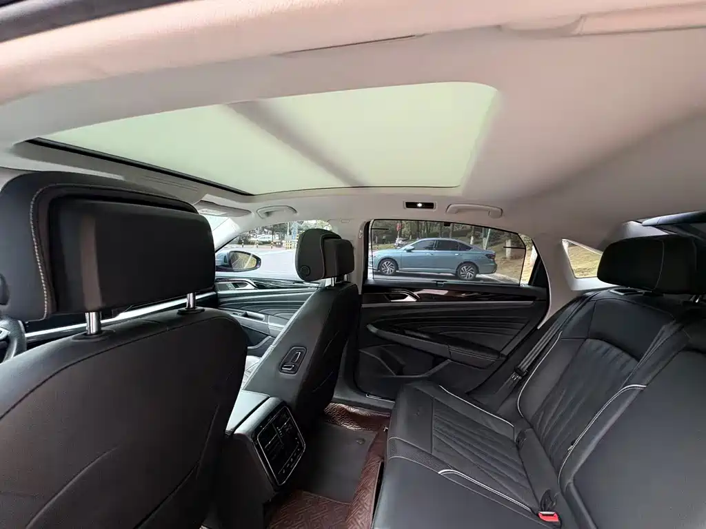 Volkswagen Passat — фото 10