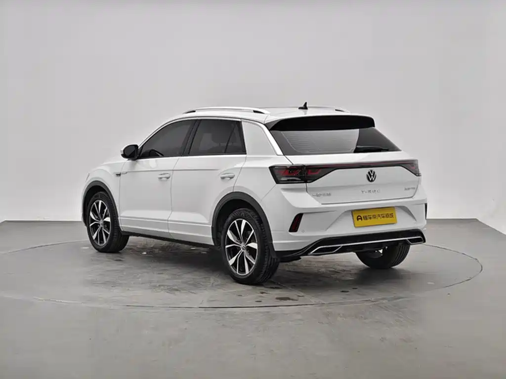 Volkswagen T-Roc — фото 6