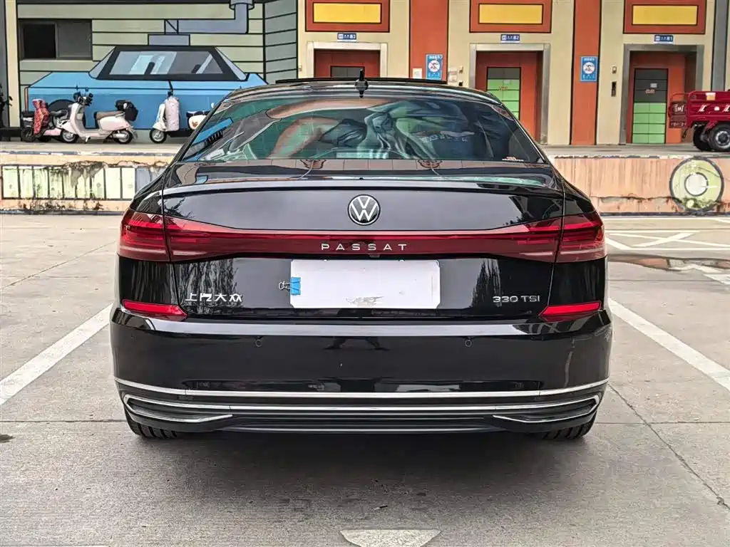 Volkswagen Passat — фото 18