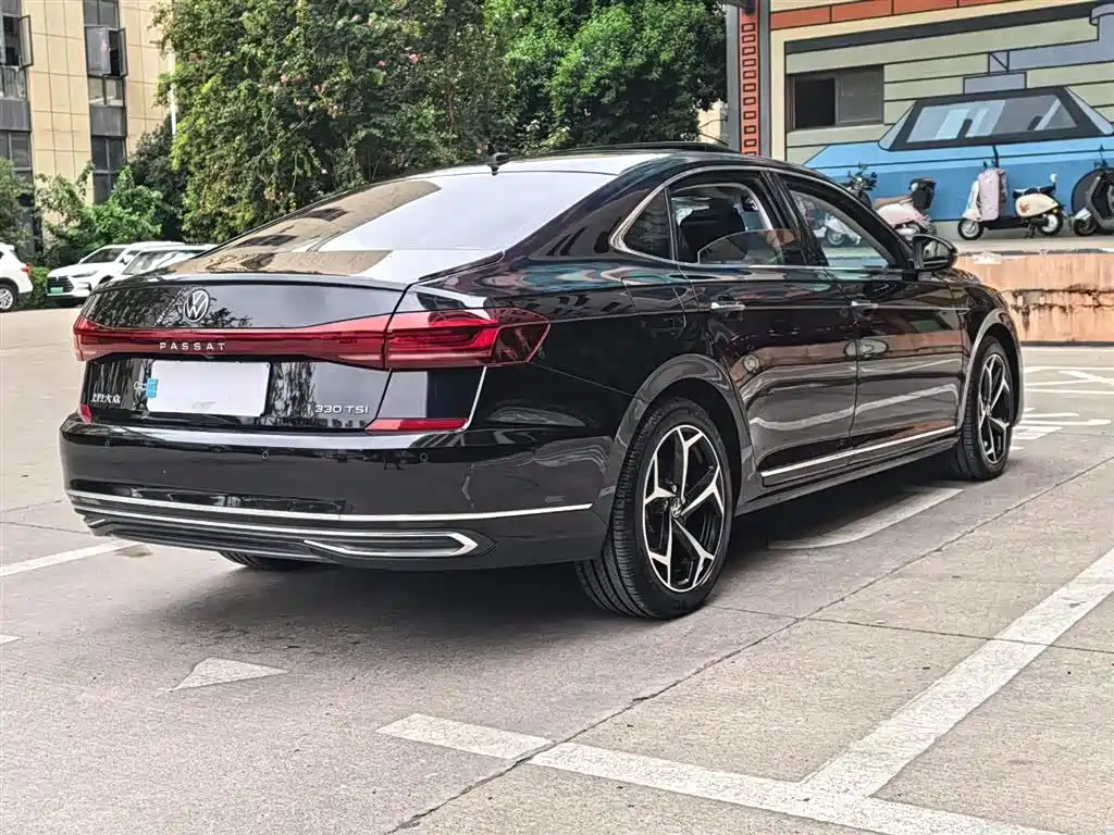 Volkswagen Passat — фото 19