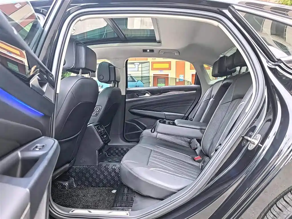 Volkswagen Passat — фото 6
