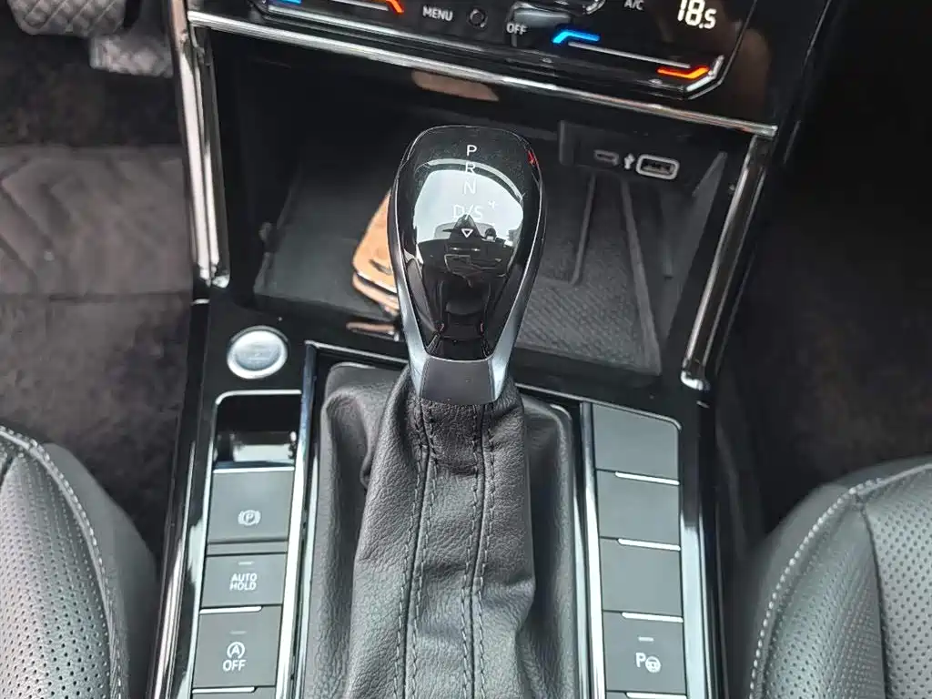 Volkswagen Passat — фото 10