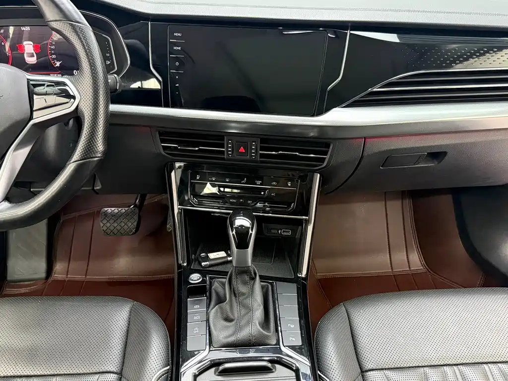Volkswagen Passat — фото 11