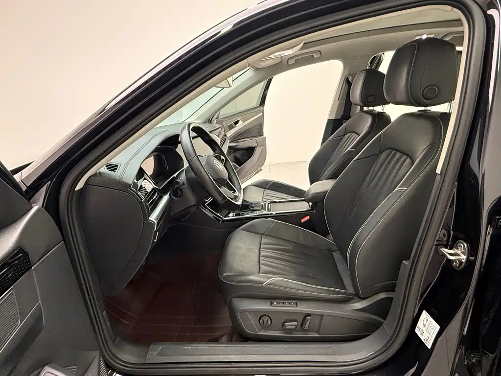 Volkswagen Passat — фото 15