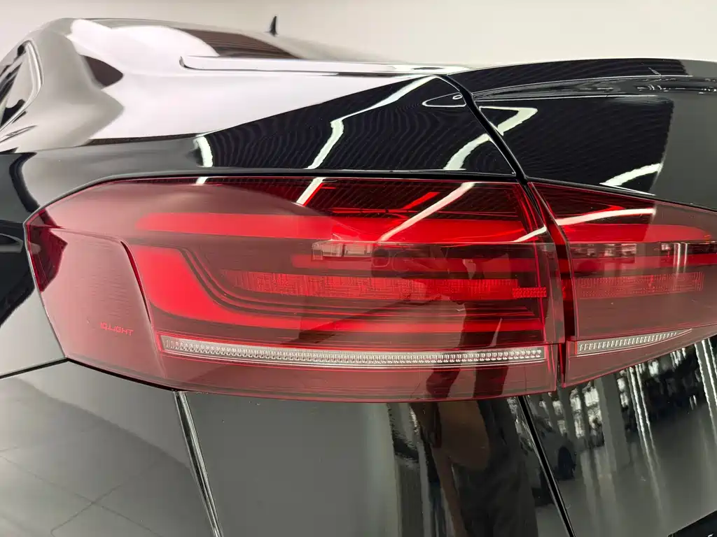 Volkswagen Passat — фото 18