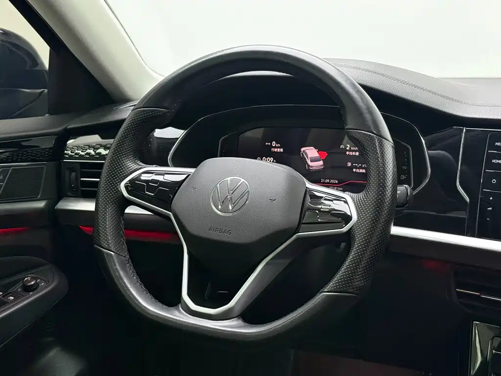 Volkswagen Passat — фото 21
