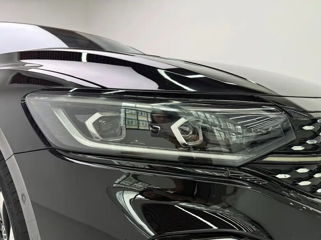 Volkswagen Passat — фото 23