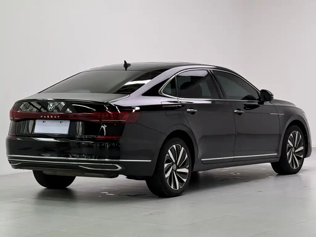 Volkswagen Passat — фото 5