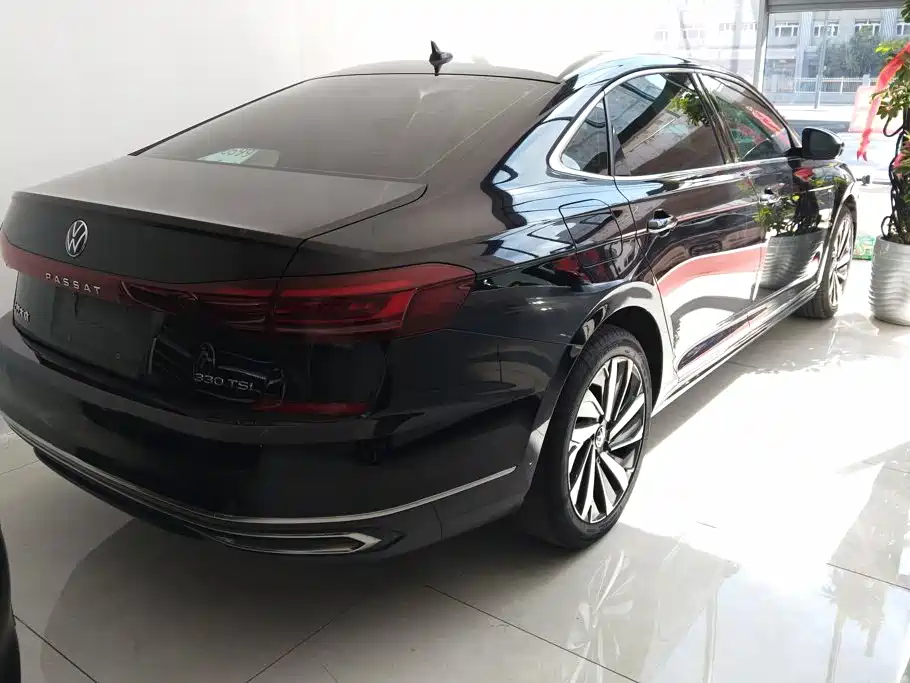 Volkswagen Passat — фото 3