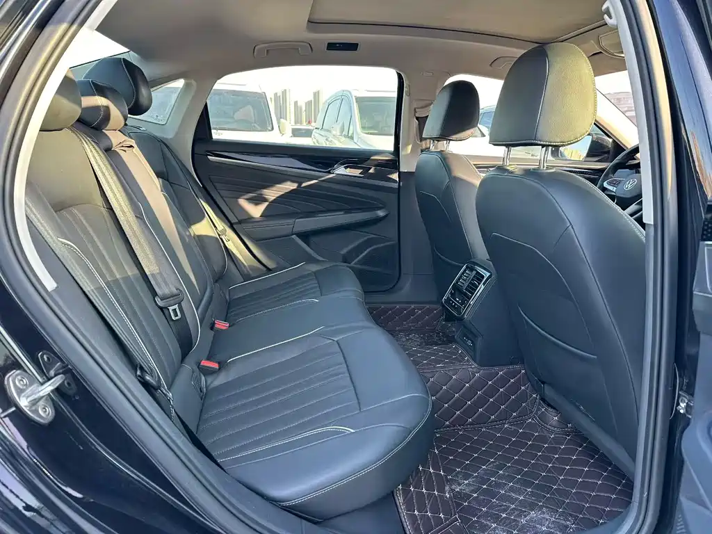 Volkswagen Passat — фото 6